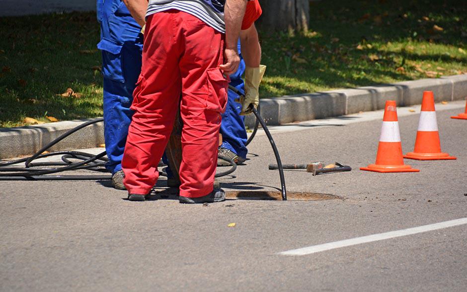 tuyau débouche canalisation Éragny